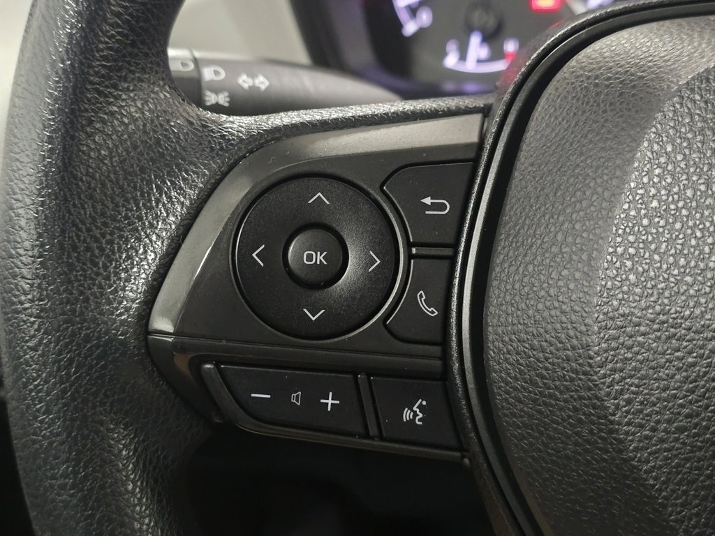 Used 2021 Toyota Corolla LE image 30