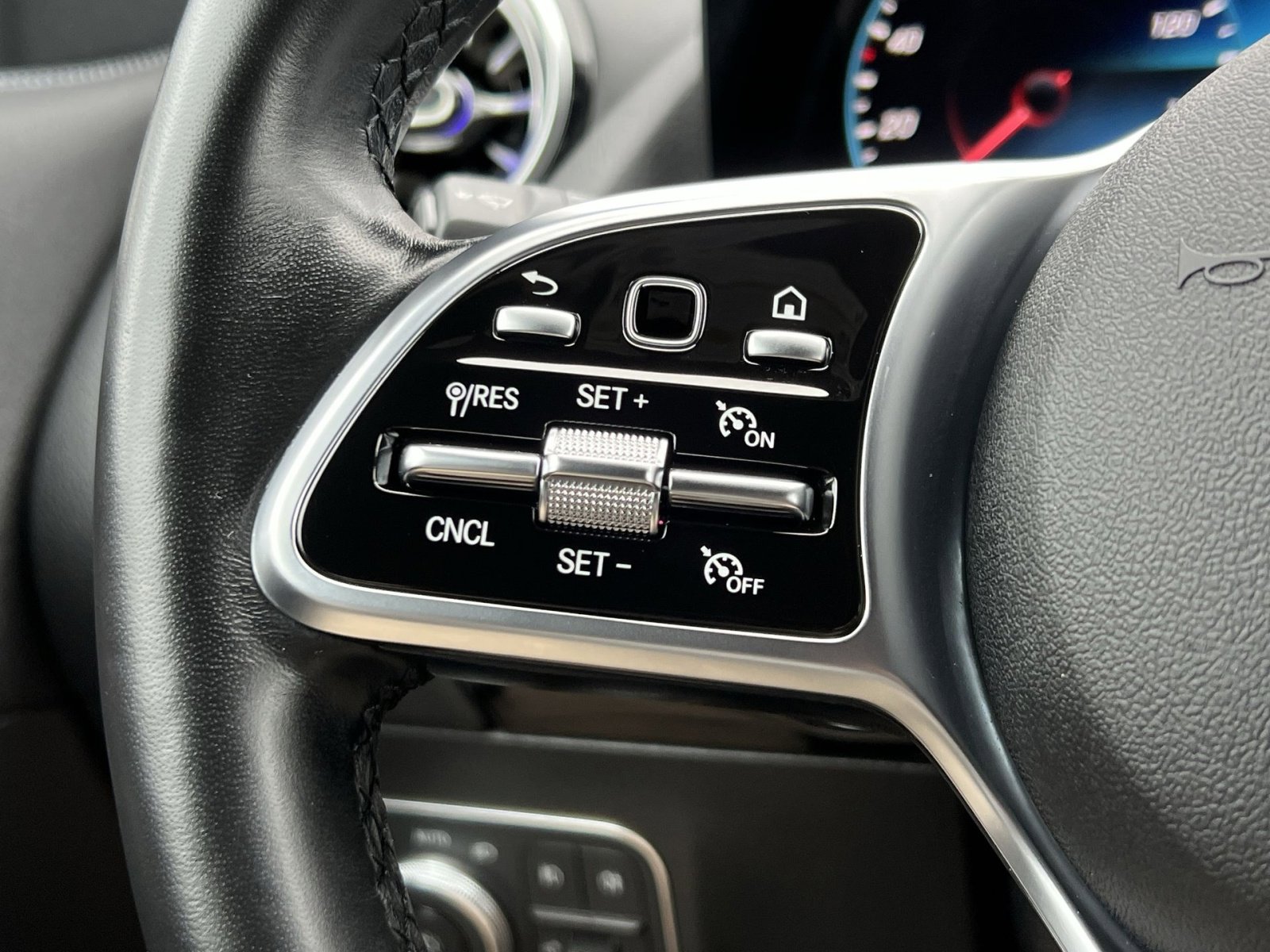 Certified 2022 Mercedes-Benz GLA 250 4MATIC image 30