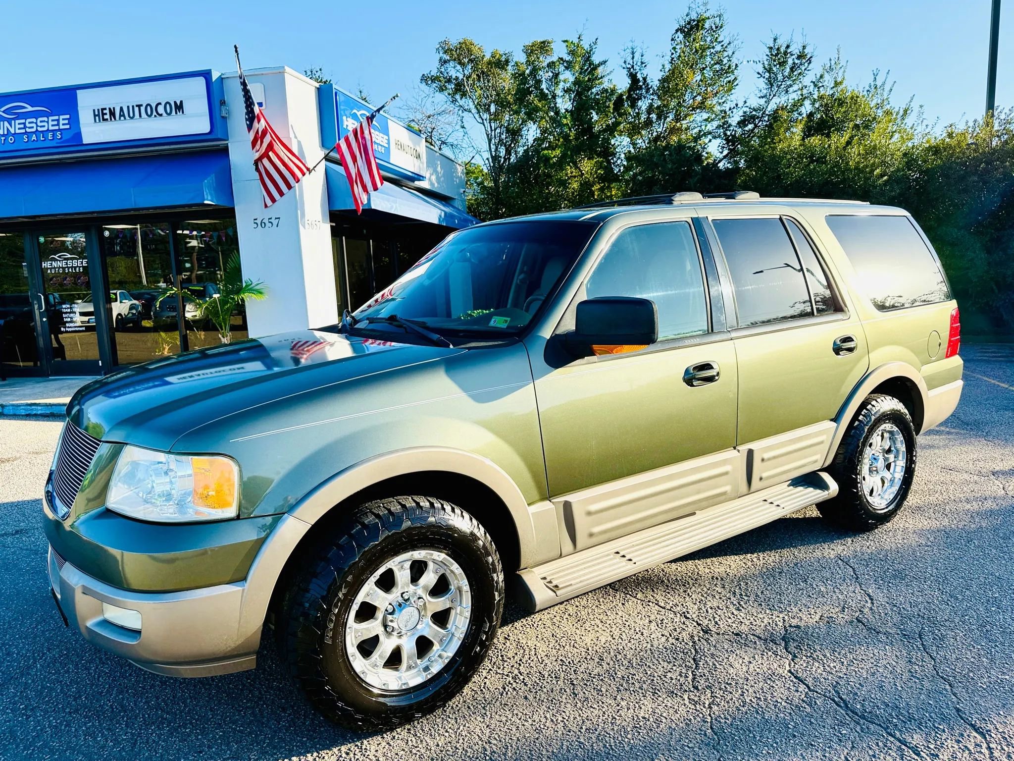 Used 2004 Ford Expedition Eddie Bauer image 35