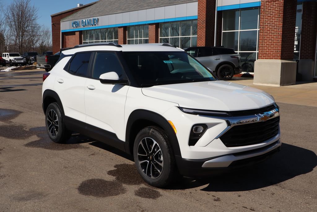 New 2026 Chevrolet TrailBlazer LT w/ Convenience Package image 2