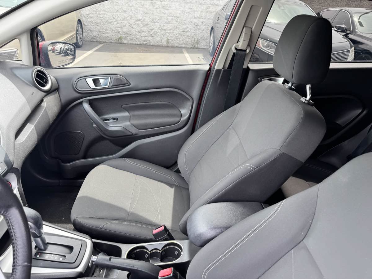 Used 2016 Ford Fiesta SE FWD image 34