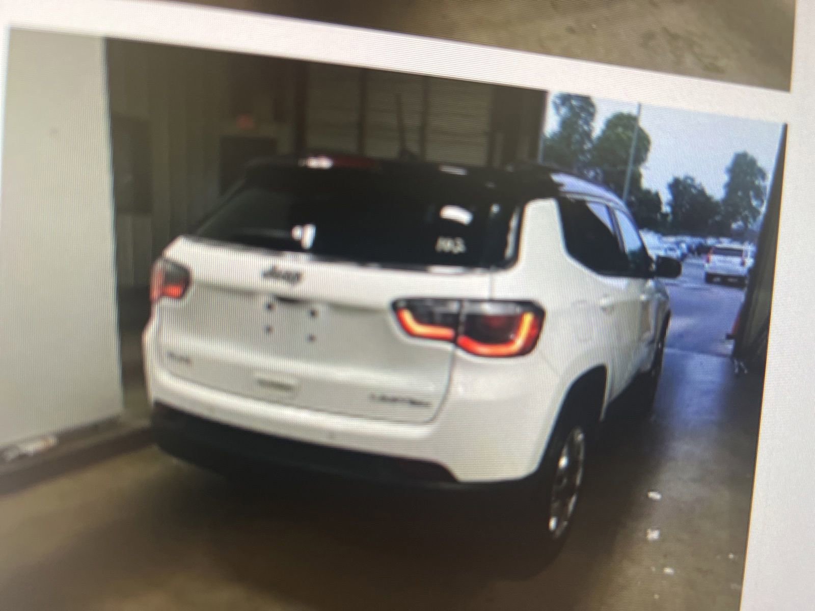 Used 2017 Jeep Compass Limited AWD/4WD image 6