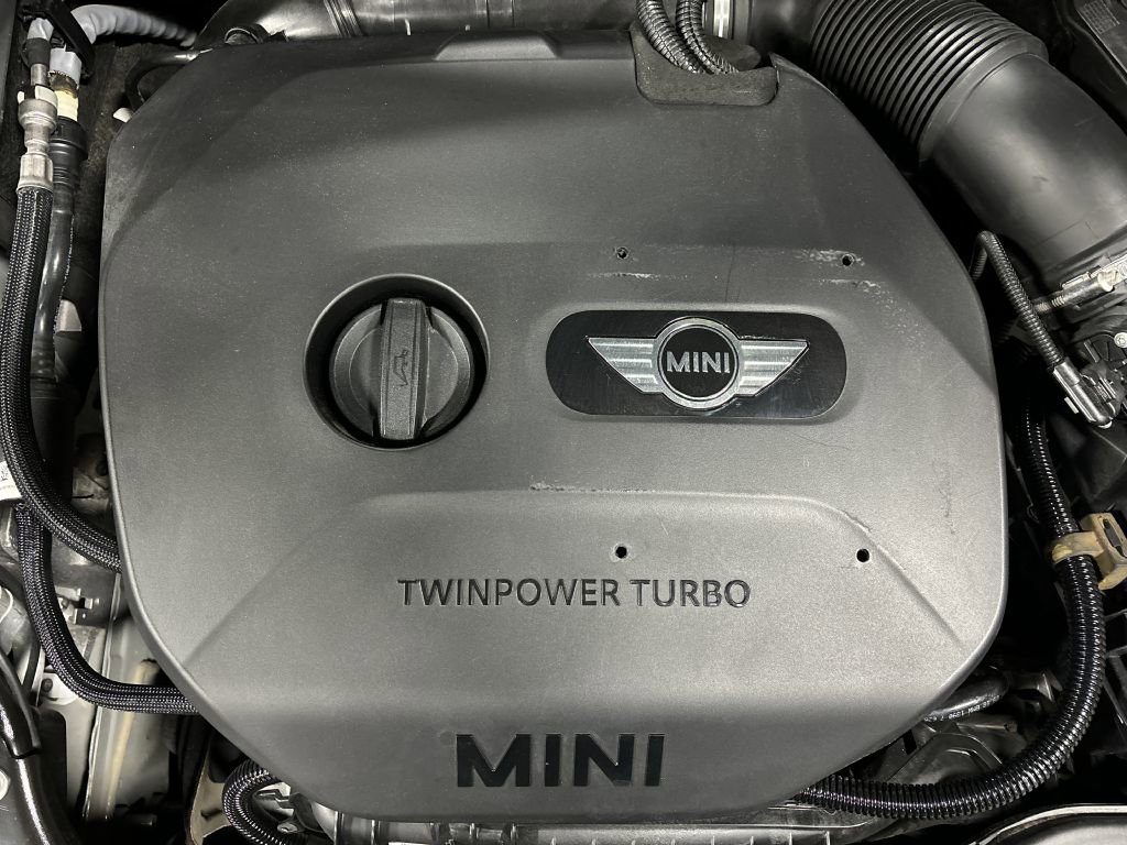 Used 2019 MINI Cooper 2-Door Hardtop w/ Storage Package image 62