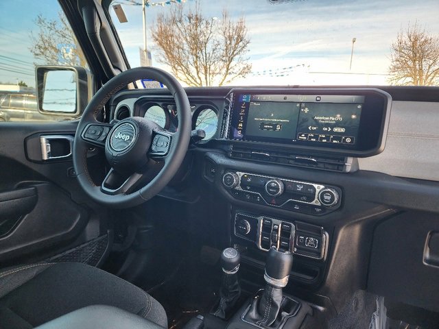 Used 2024 Jeep Gladiator Sport image 13