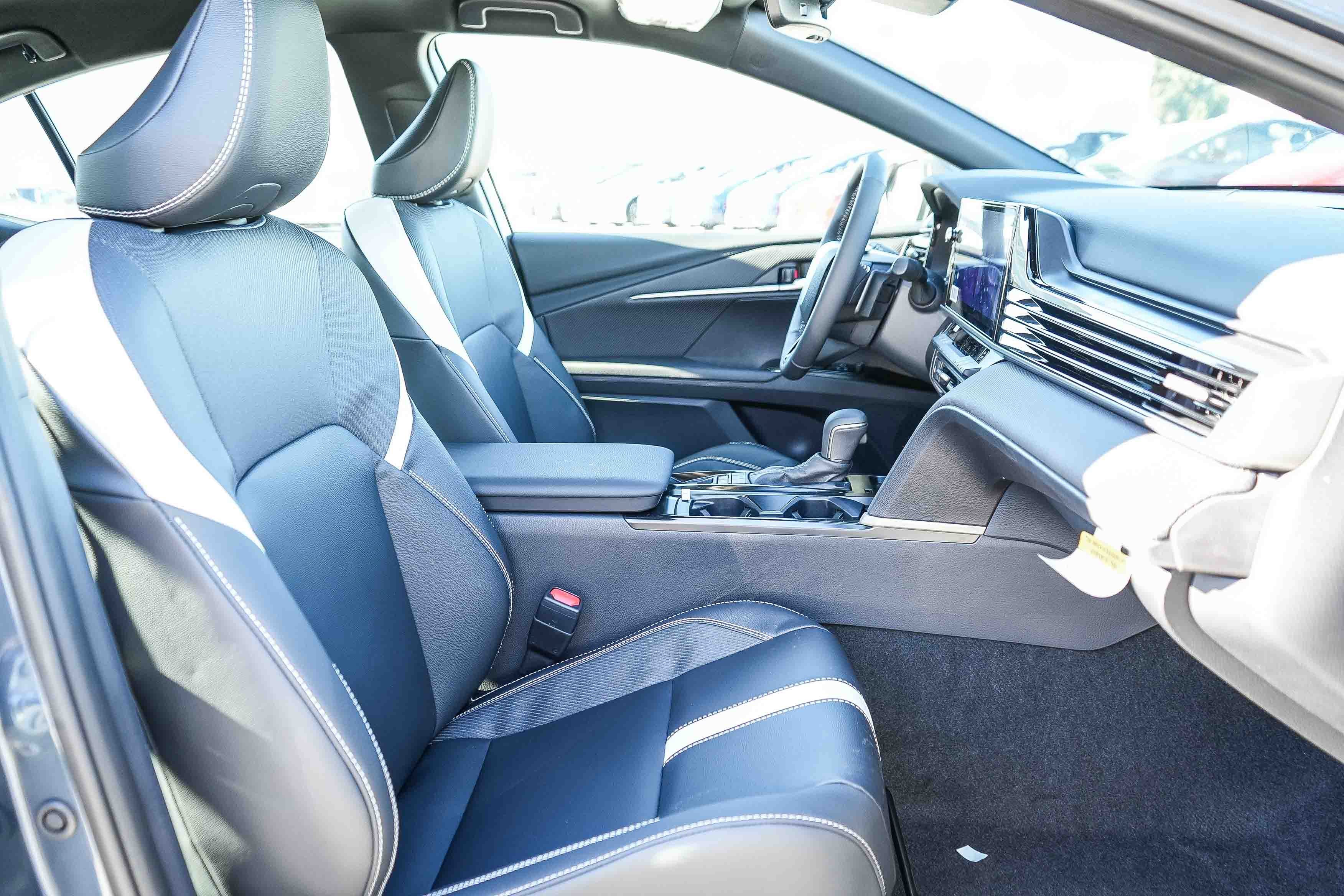 New 2026 Toyota Camry SE w/ Multimedia Upgrade Package FWD image 19