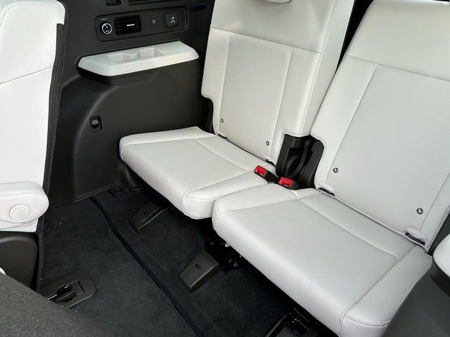 Used 2024 Hyundai Santa Fe Calligraphy image 16