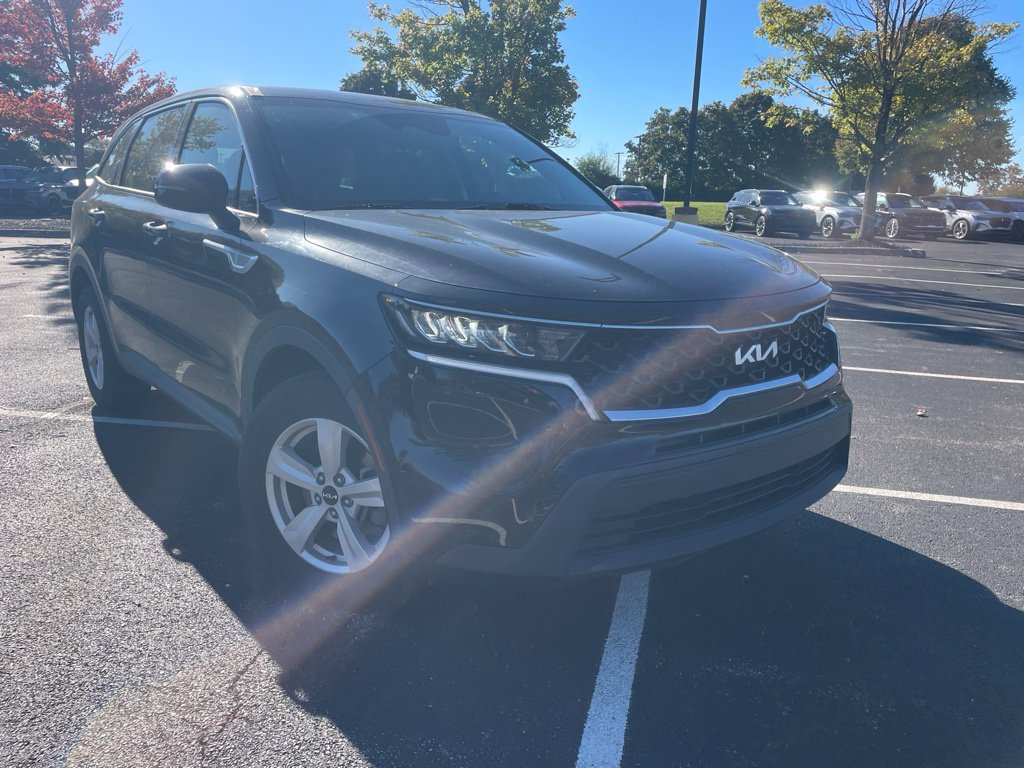 Used 2023 Kia Sorento LX FWD image 3