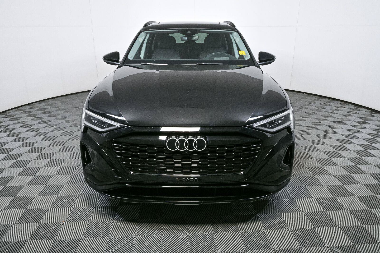 Used 2024 Audi Q8 e-tron Prestige w/ Prestige Package AWD/4WD image 37