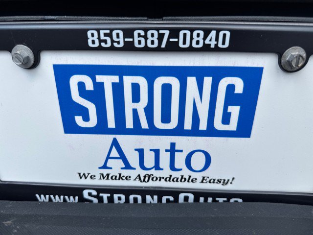 Used 2012 Chevrolet Avalanche LTZ AWD/4WD image 16