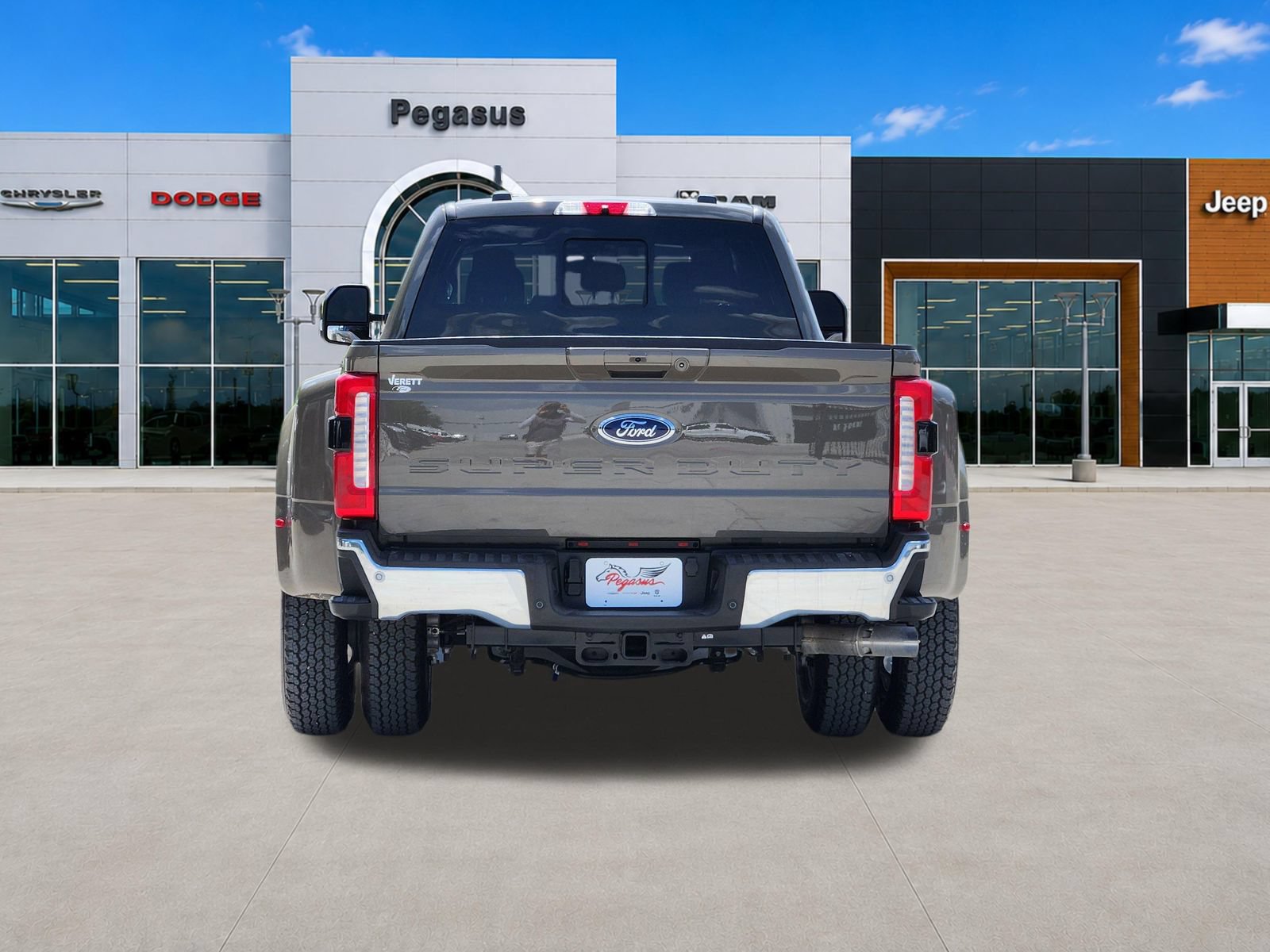 Used 2026 Ford F350 Lariat w/ Lariat Ultimate Package AWD/4WD image 8