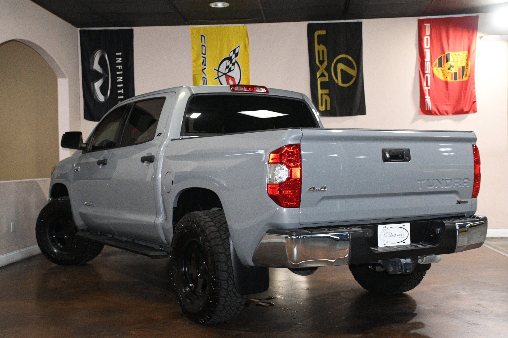 Used 2019 Toyota Tundra SR5 w/ SR5 Upgrade Package AWD/4WD image 6