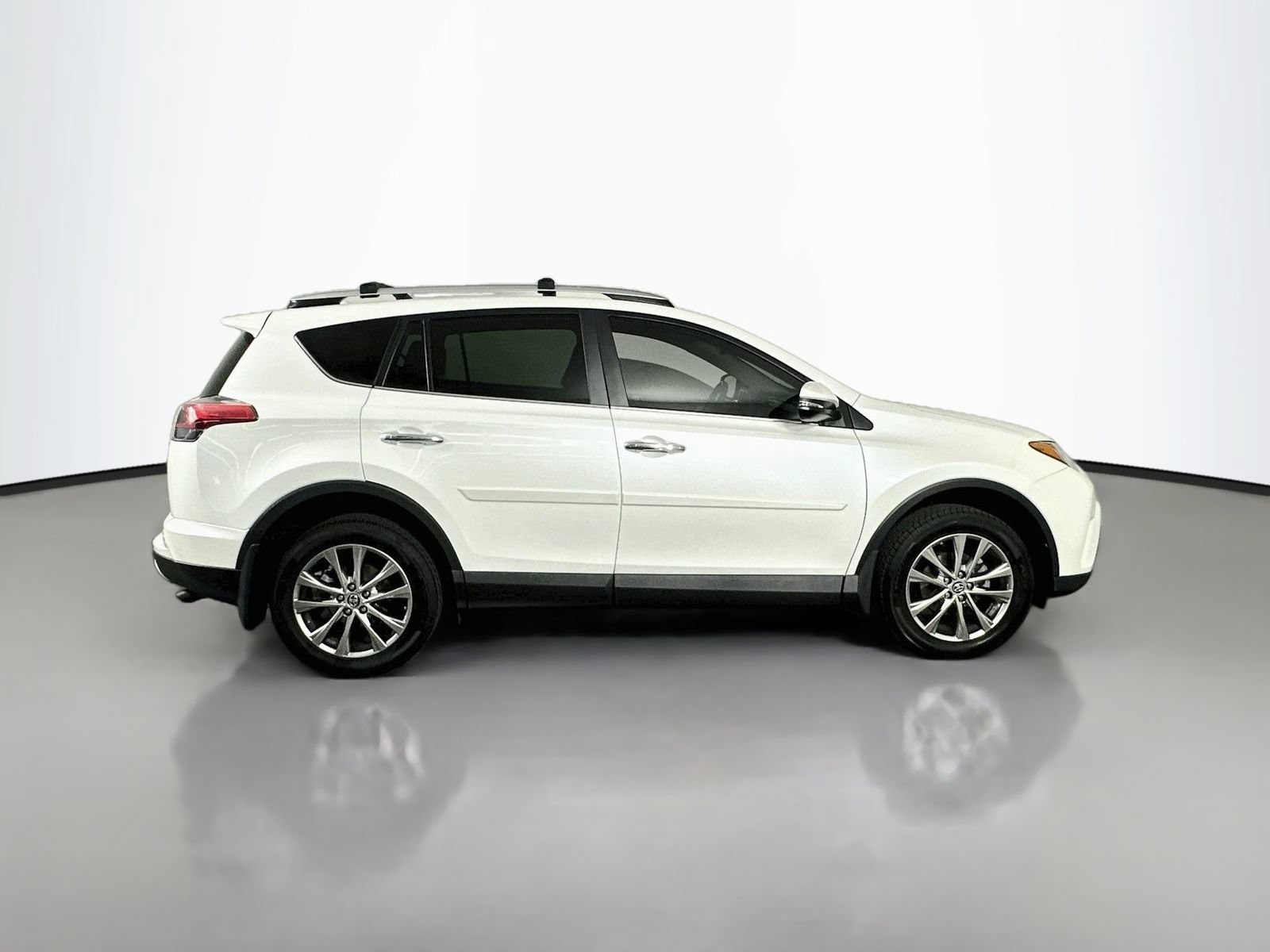 Used 2016 Toyota RAV4 Limited AWD/4WD image 8
