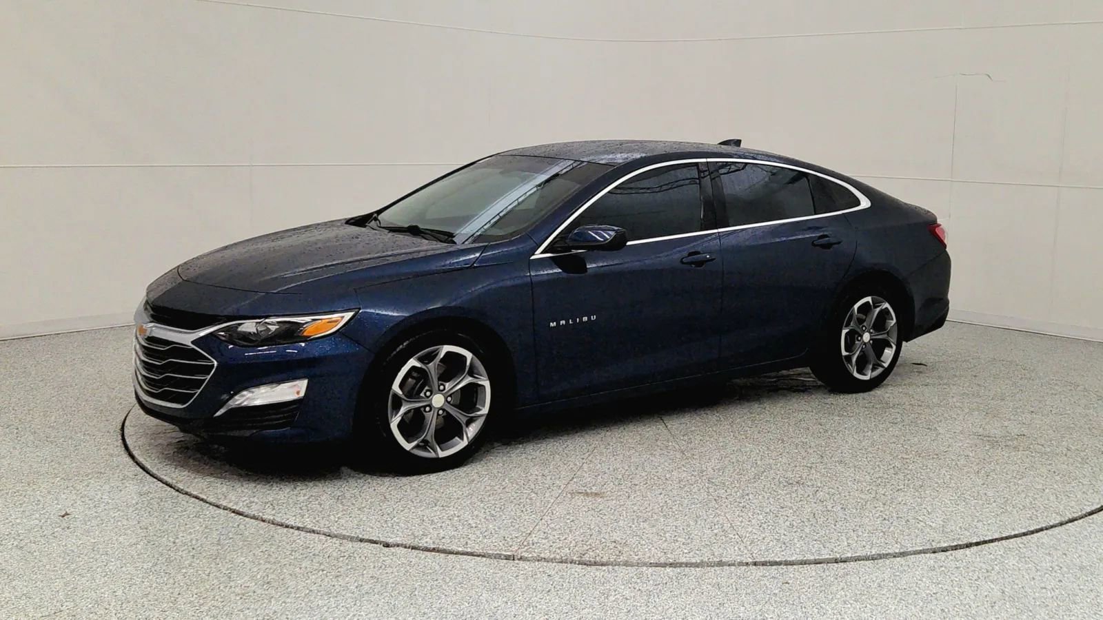 Used 2020 Chevrolet Malibu LT image 3