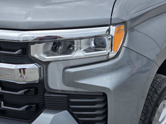 Used 2023 Chevrolet Silverado 1500 LT AWD/4WD image 9