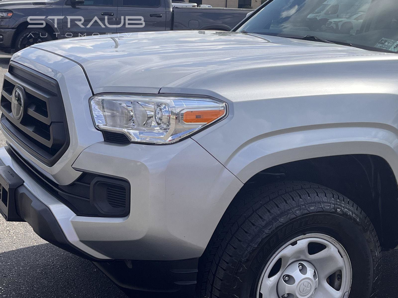 Used 2022 Toyota Tacoma SR AWD/4WD image 4