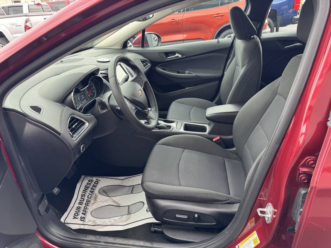 Used 2017 Chevrolet Cruze LT w/ Convenience Package FWD image 13