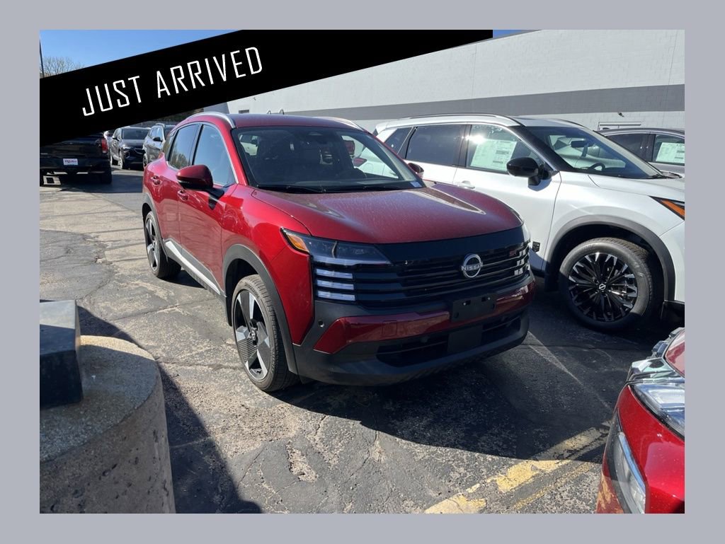Used 2025 Nissan Kicks SR AWD/4WD image 1