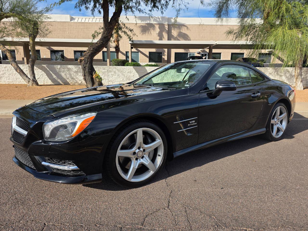 Used 2013 Mercedes-Benz SL 550 w/ Premium Pkg image 4