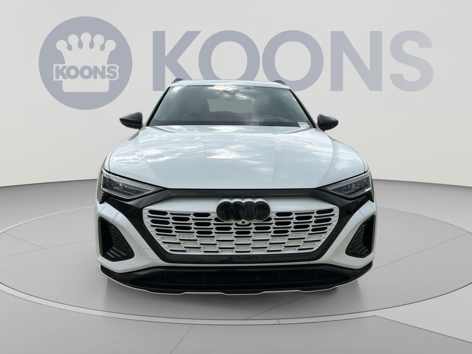 Used 2024 Audi Q8 e-tron Prestige w/ Prestige Package AWD/4WD image 4