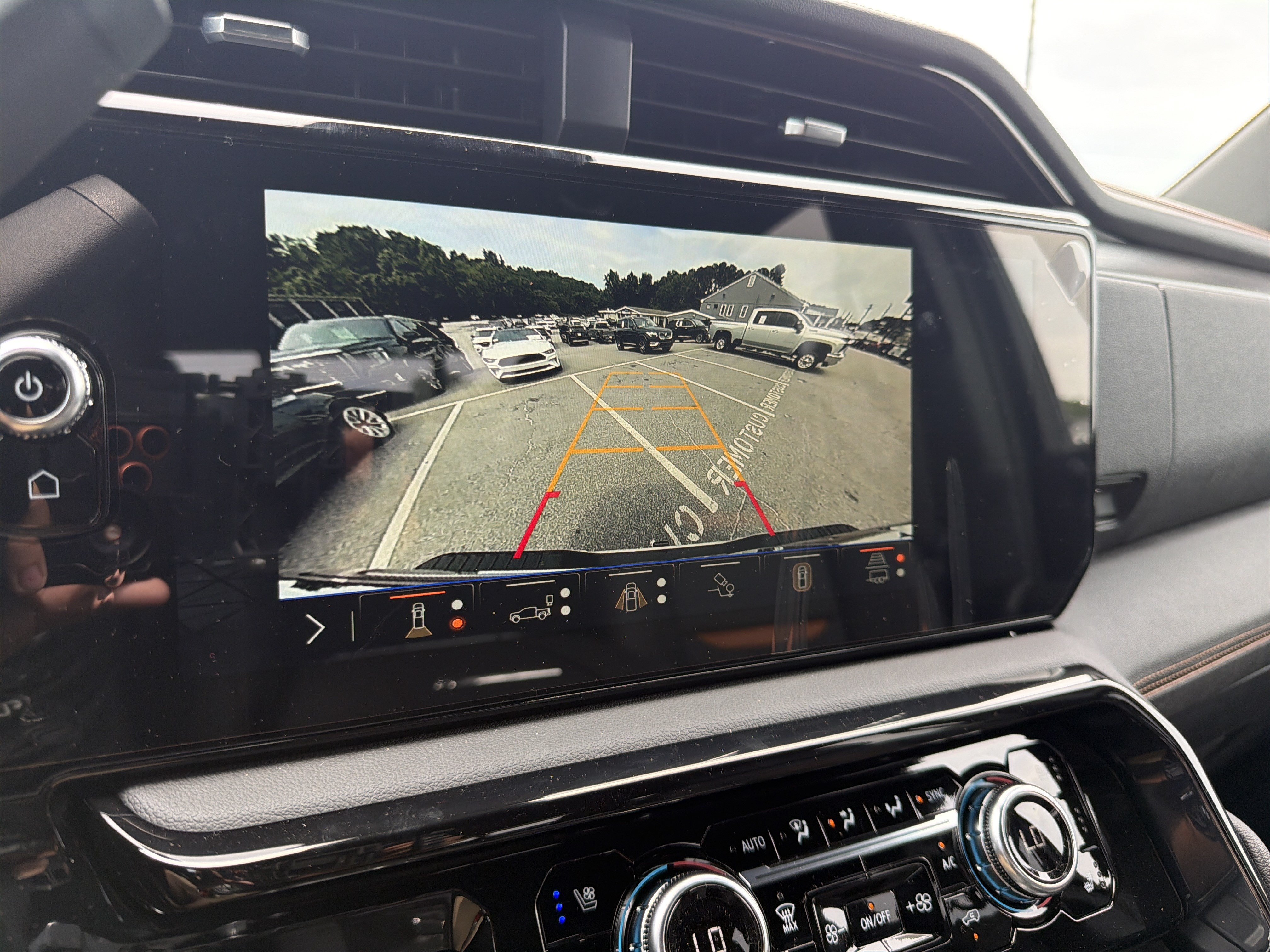 New 2026 GMC Sierra 2500 AT4 w/ AT4 Premium Plus Package AWD/4WD image 25