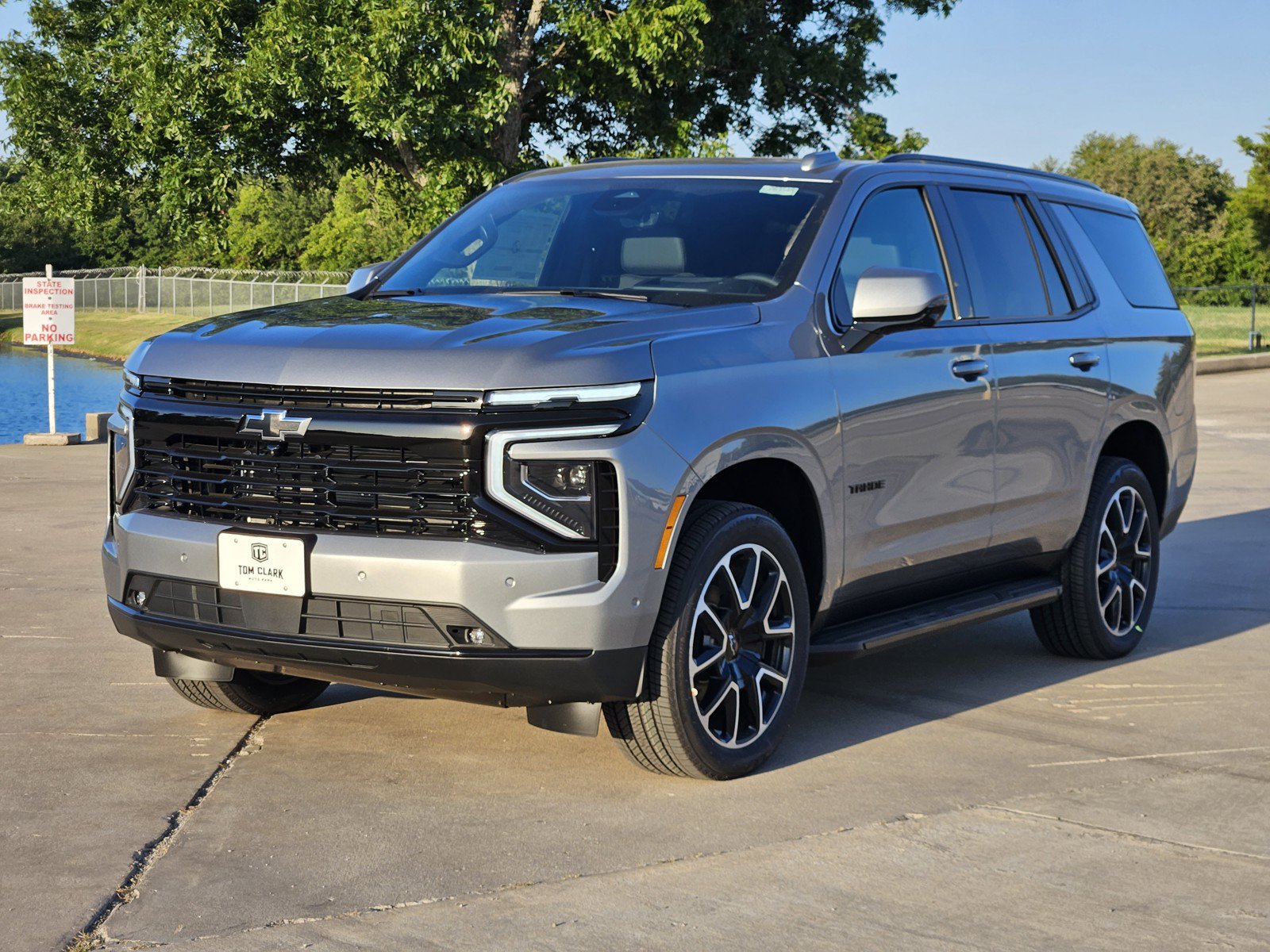New 2026 Chevrolet Tahoe RST w/ Advanced Technology Package AWD/4WD image 2
