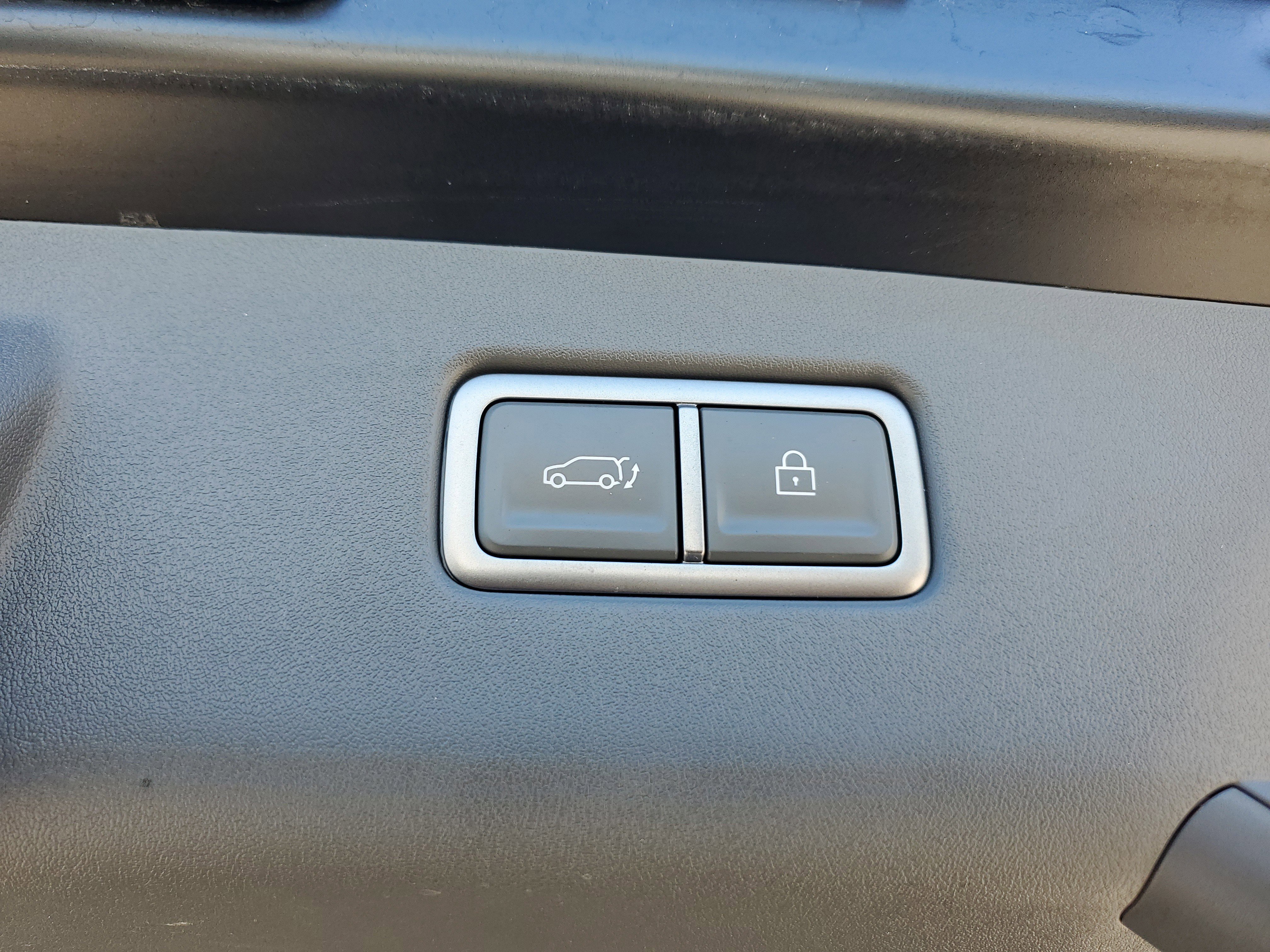 Used 2026 Kia EV9 Wind image 18