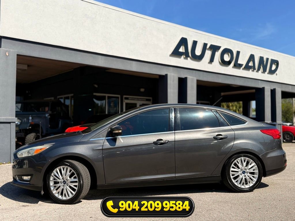 Used 2017 Ford Focus Titanium image 5