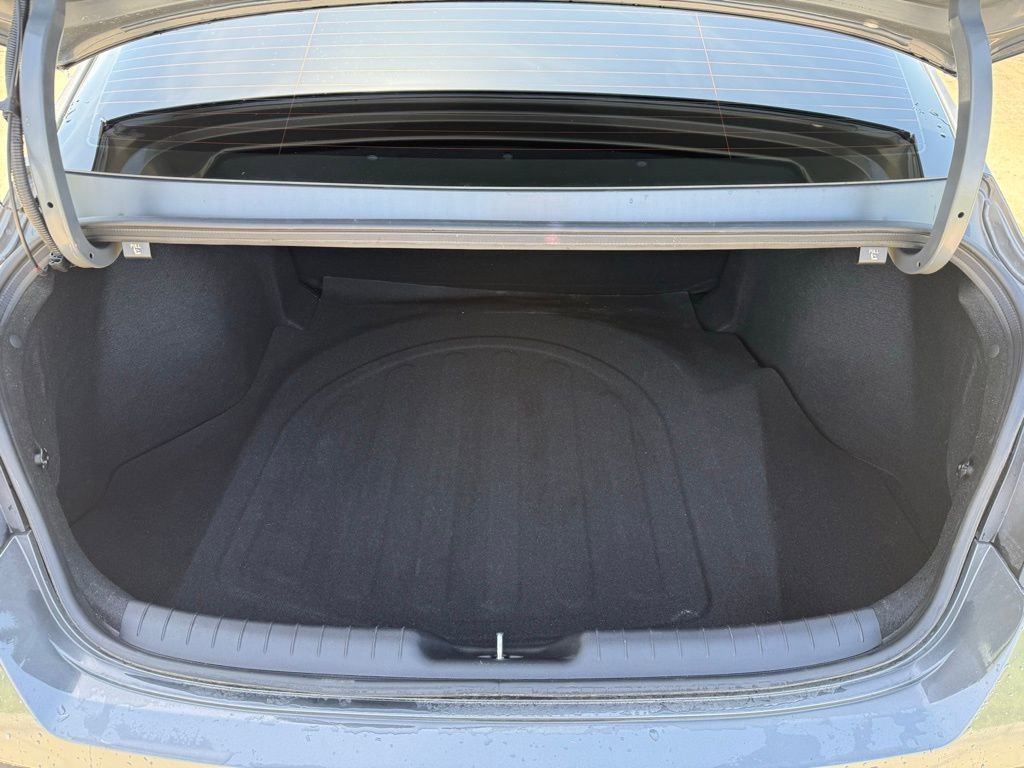 Used 2025 Hyundai Elantra Sport FWD image 6