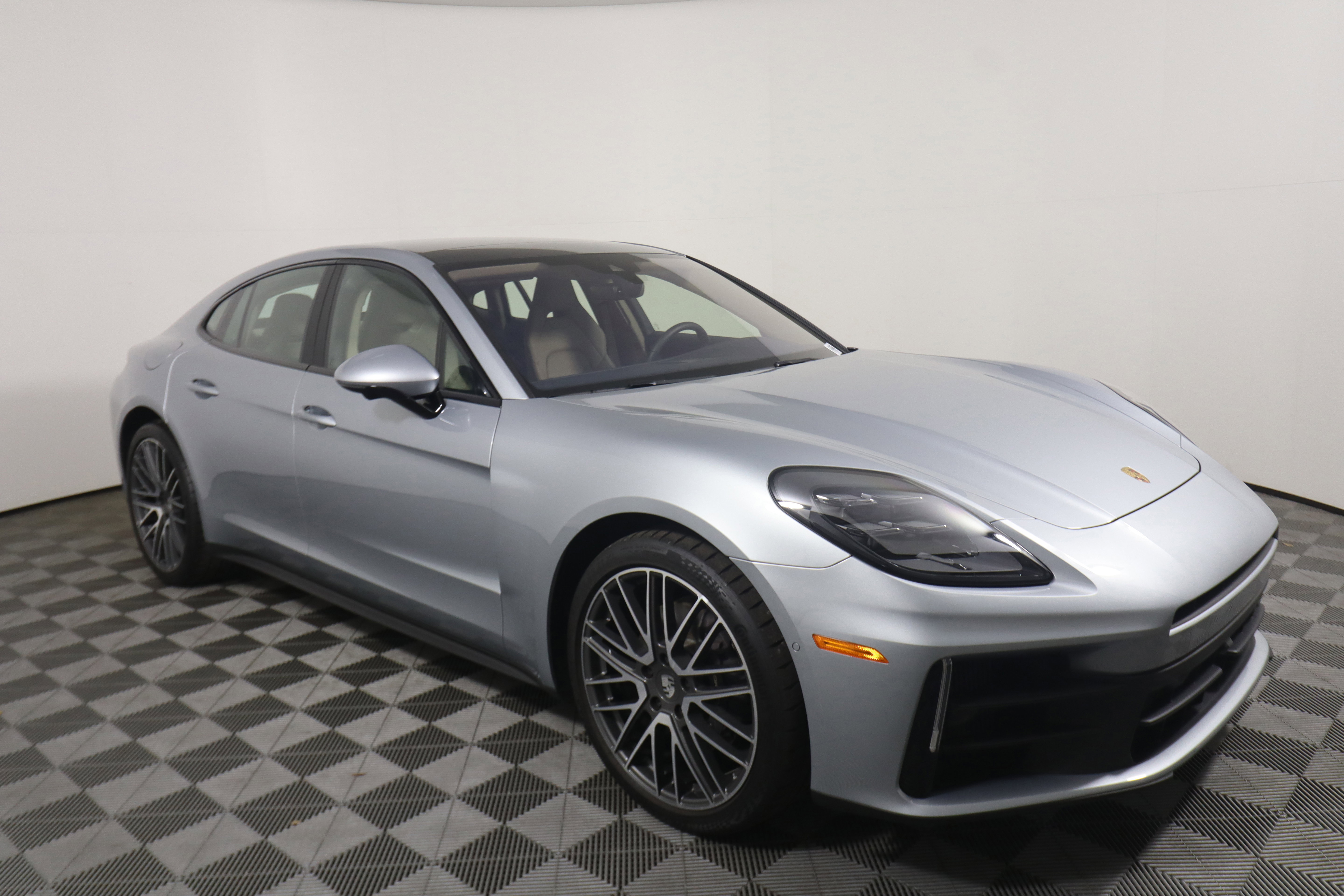 Certified 2026 Porsche Panamera image 9