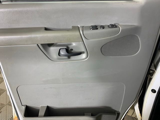 Used 2008 Ford E-150 and Econoline 150 image 21