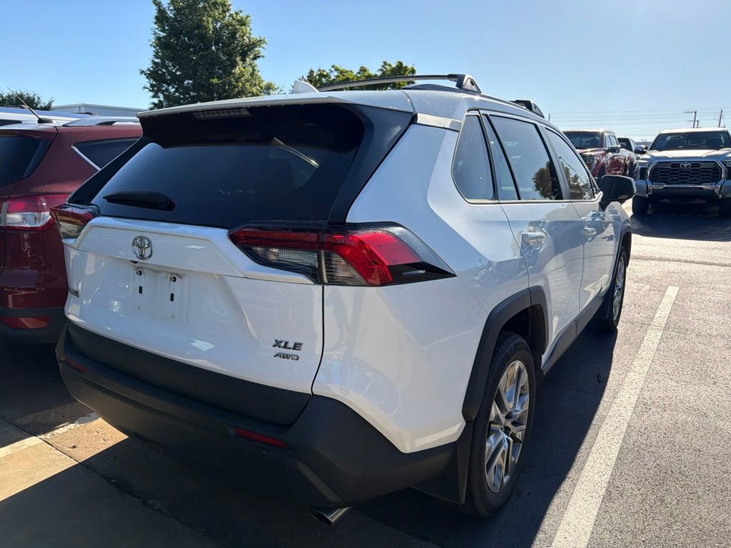 Used 2019 Toyota RAV4 XLE Premium AWD/4WD image 3
