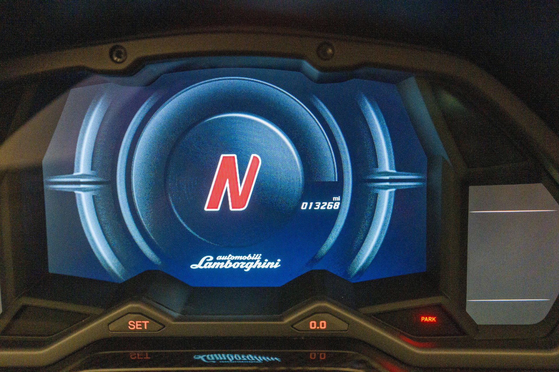 Used 2019 Lamborghini Aventador S image 21