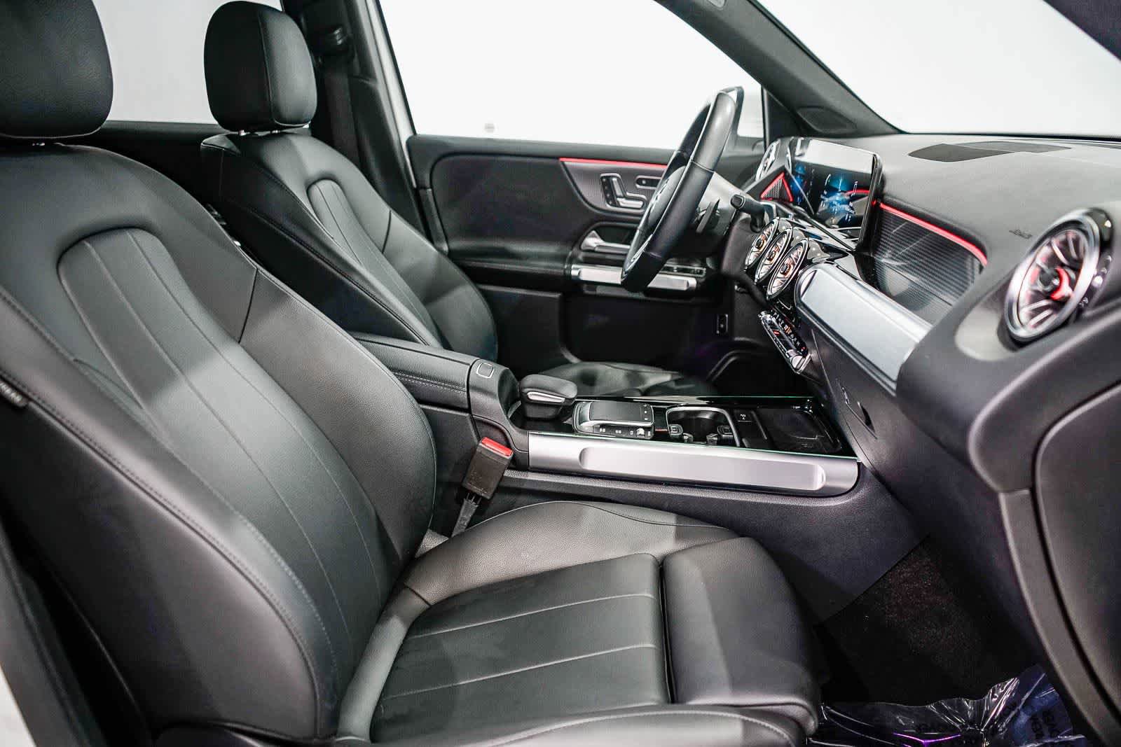 Used 2023 Mercedes-Benz GLB 250 image 15