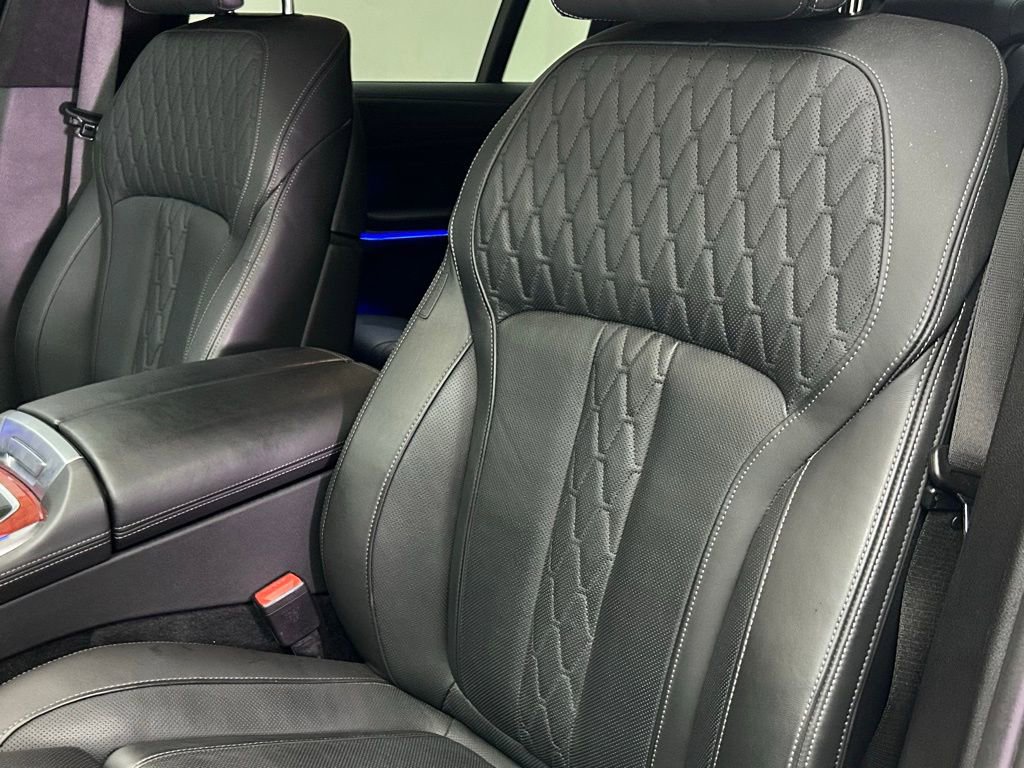 Used 2024 BMW ALPINA XB7 image 21