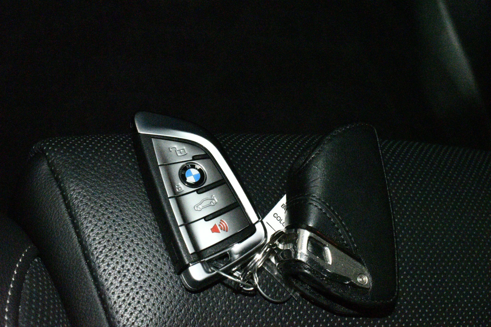 Used 2022 BMW X7 M50i w/ Luxury Seating Package image 97