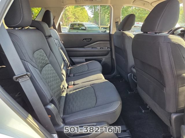 Used 2025 Nissan Pathfinder SV FWD image 17