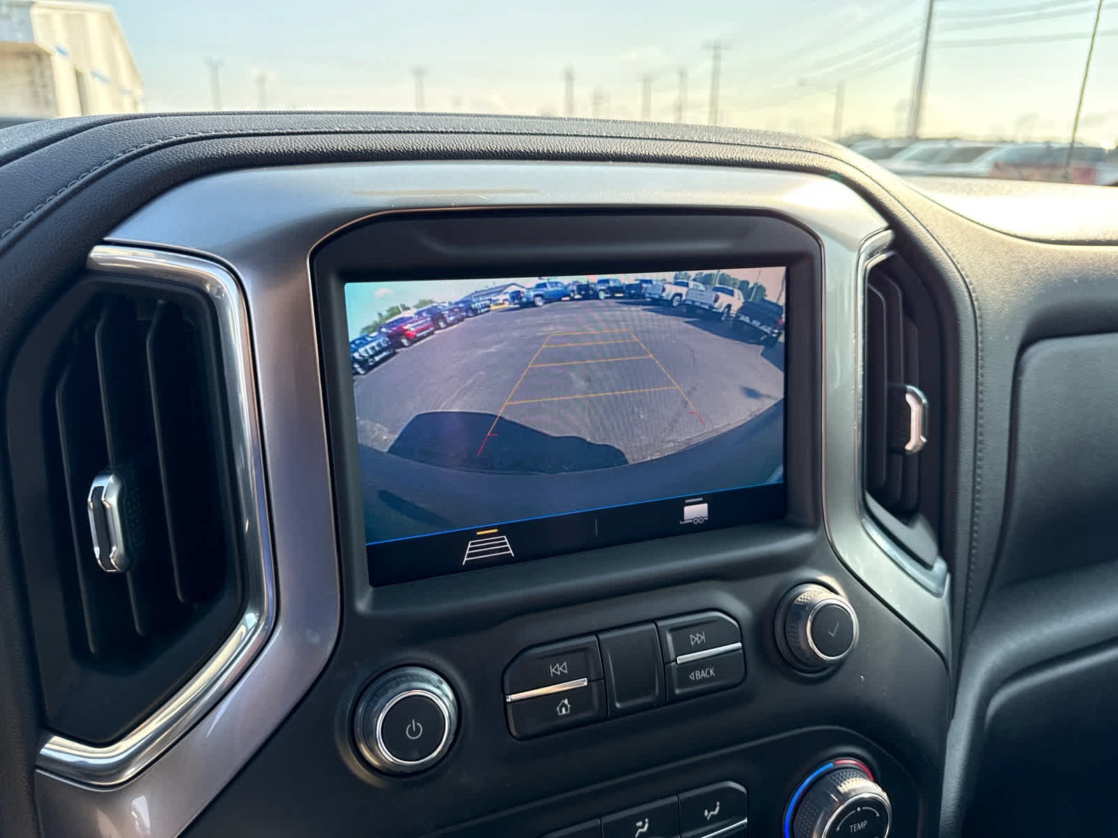 Certified 2022 Chevrolet Silverado 1500 LT AWD/4WD image 17