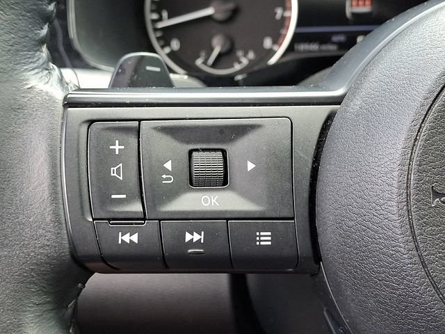 Used 2024 Nissan Pathfinder SV w/ SV Premium Package AWD/4WD image 24