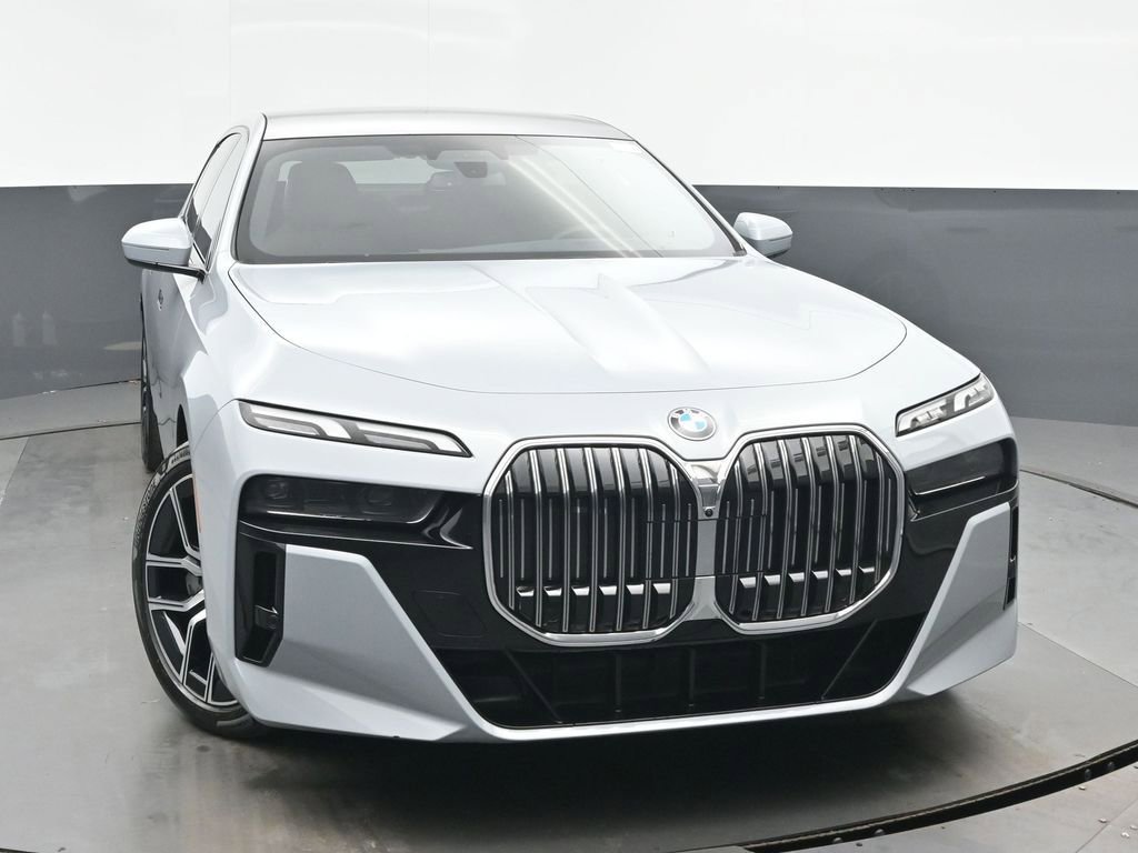 Used 2023 BMW 760i xDrive image 8