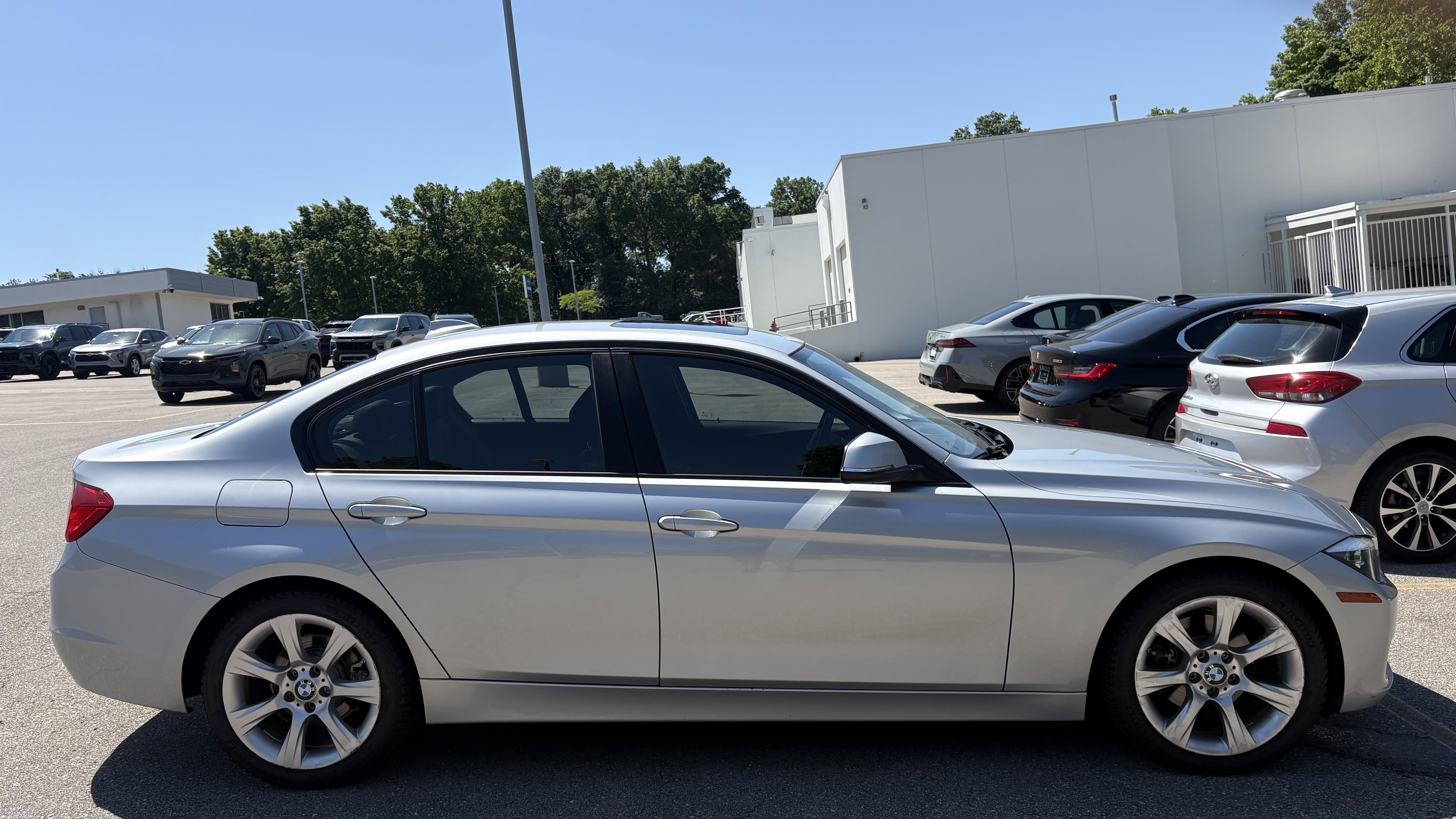 Used 2015 BMW 328i xDrive Sedan AWD/4WD image 11