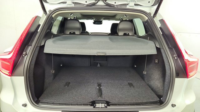 New 2026 Volvo XC40 B5 Plus w/ Climate Package AWD/4WD image 39