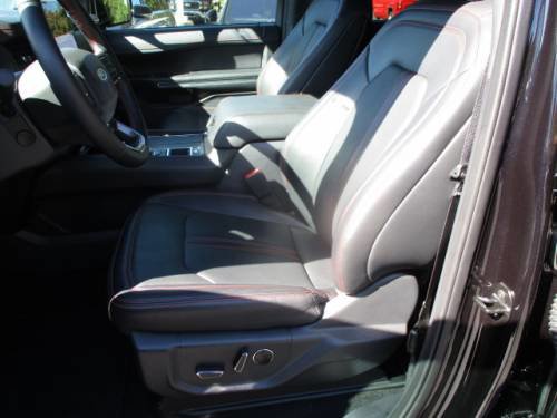 Used 2024 Ford Expedition Limited image 10