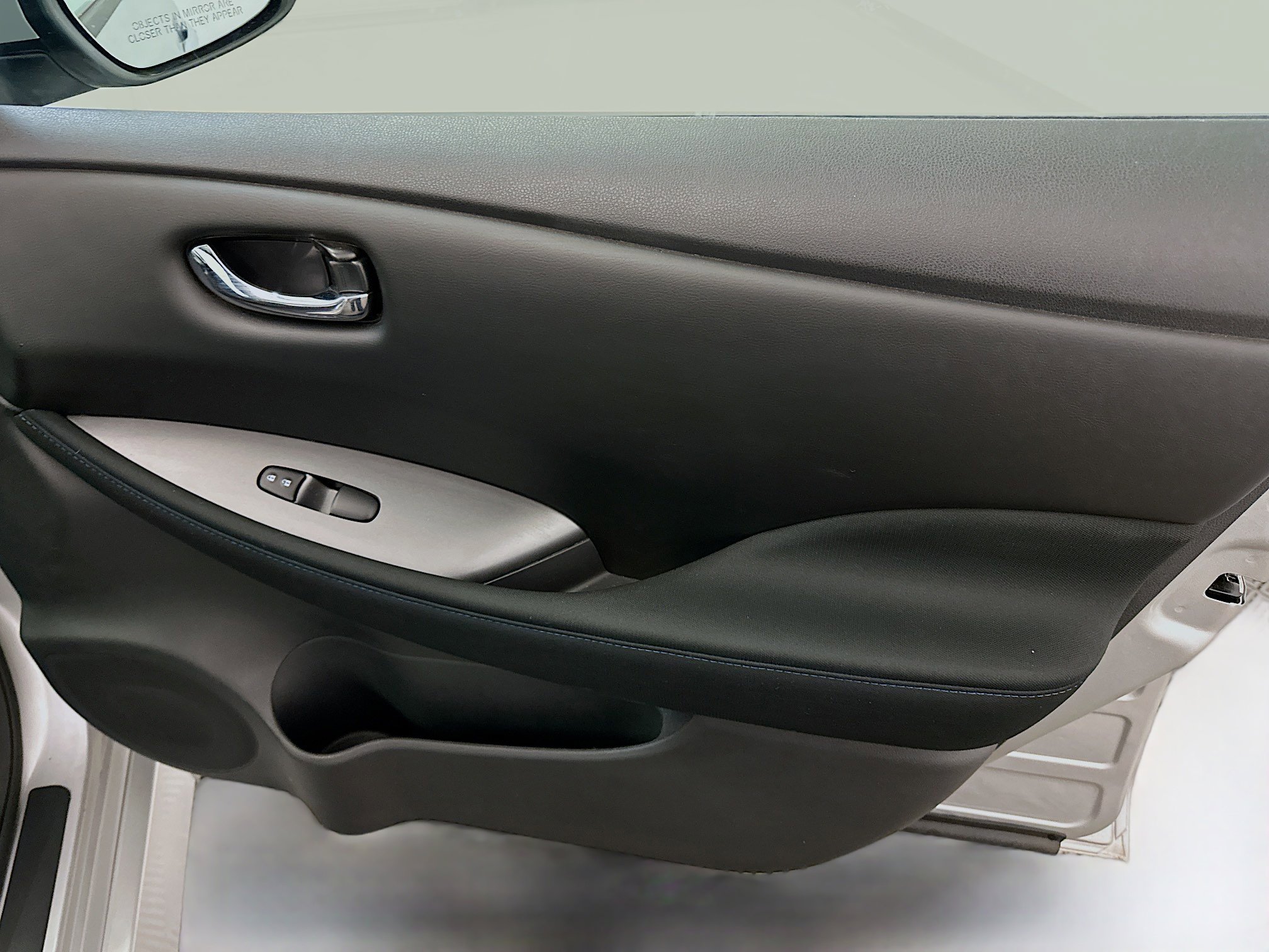 Used 2023 Nissan Leaf S image 32