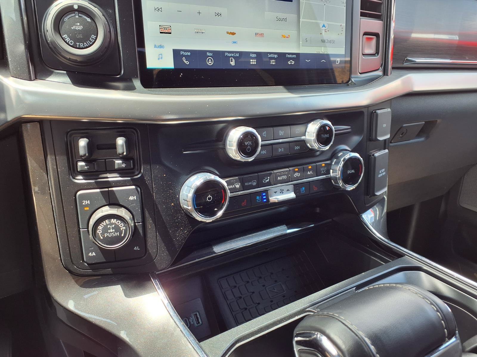 Used 2023 Ford F150 Lariat AWD/4WD image 6