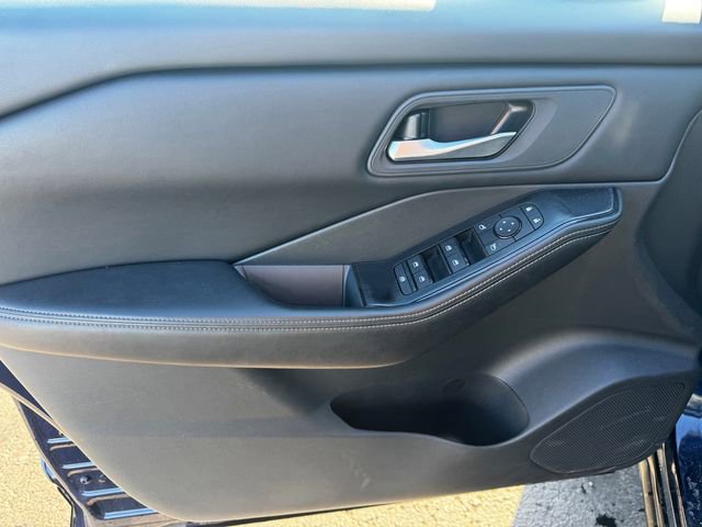 Used 2025 Nissan Rogue SV image 21