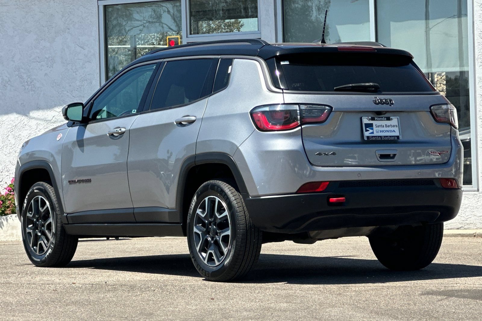 Used 2019 Jeep Compass Trailhawk w/ Leather Interior Group AWD/4WD image 6