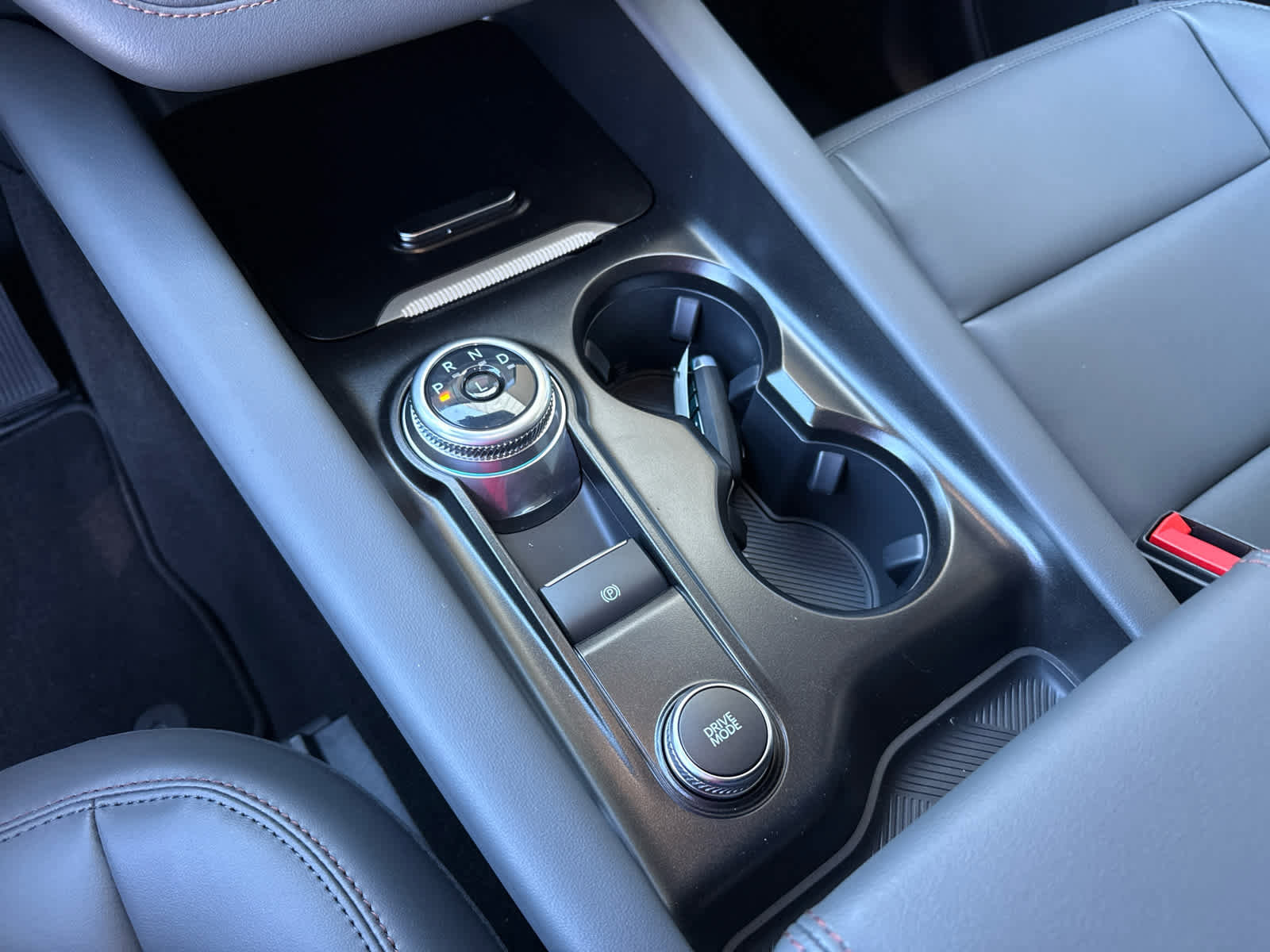 New 2025 Ford Explorer Active w/ Active Comfort Package image 17