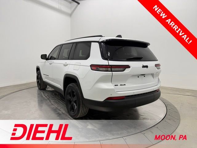 Used 2022 Jeep Grand Cherokee L Laredo image 5