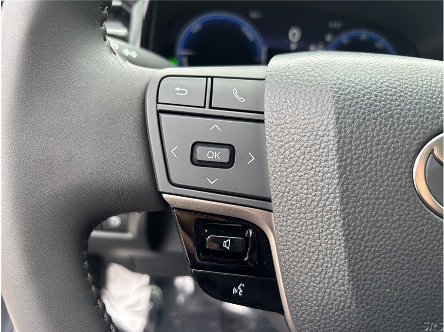 Used 2025 Toyota Camry XLE image 23