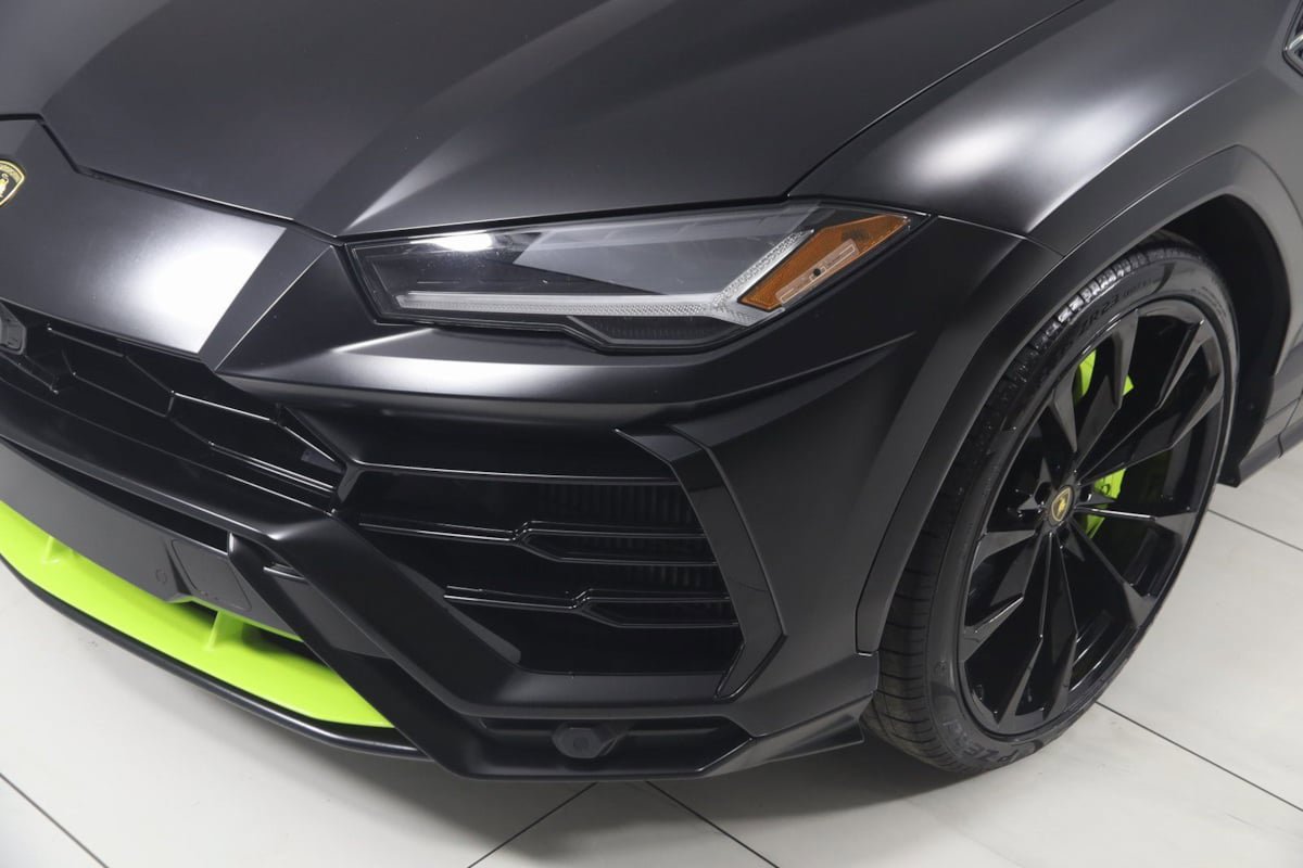 Used 2022 Lamborghini Urus AWD/4WD image 93
